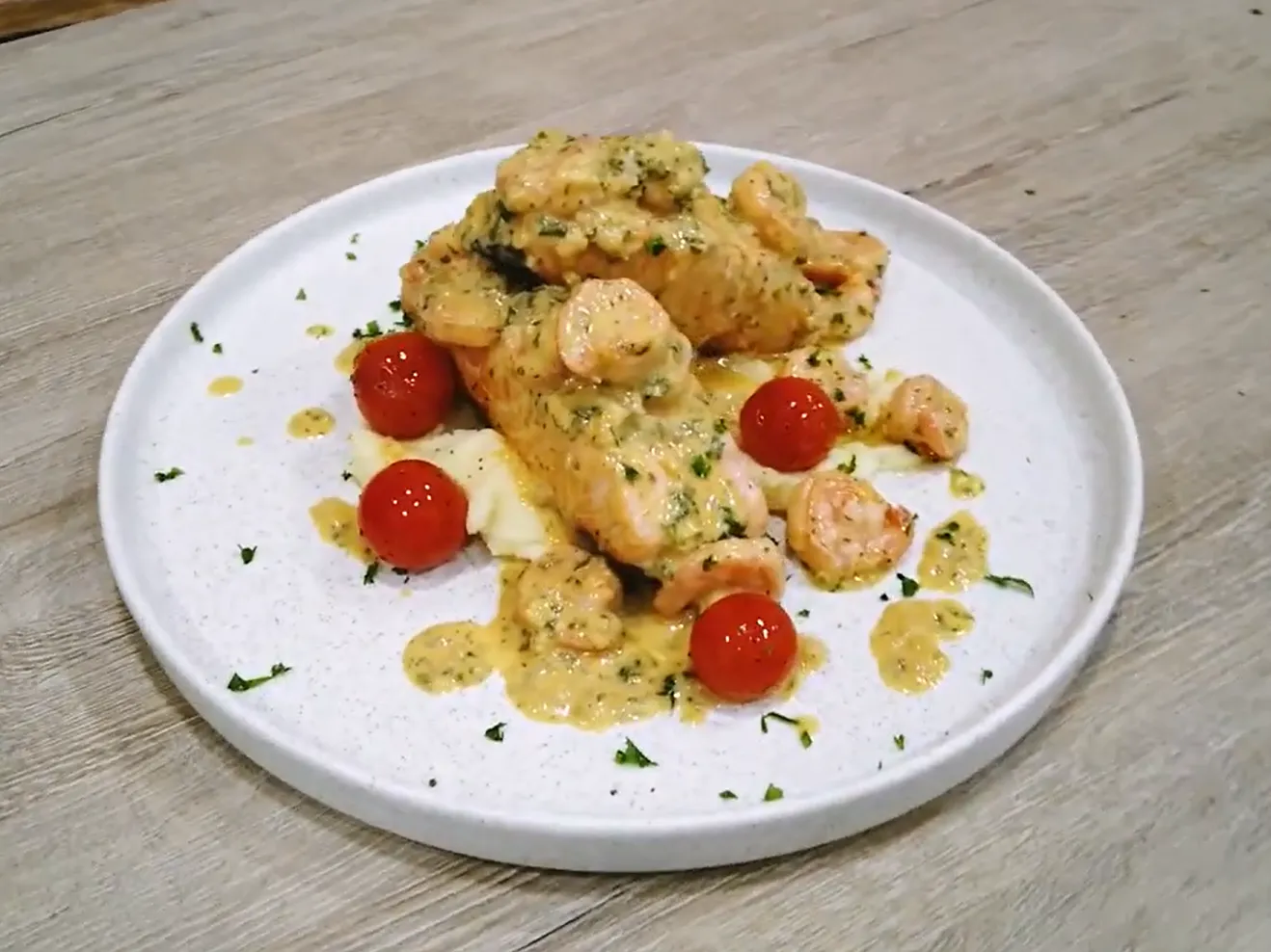 Receta de Salmón en Salsa de Camarones